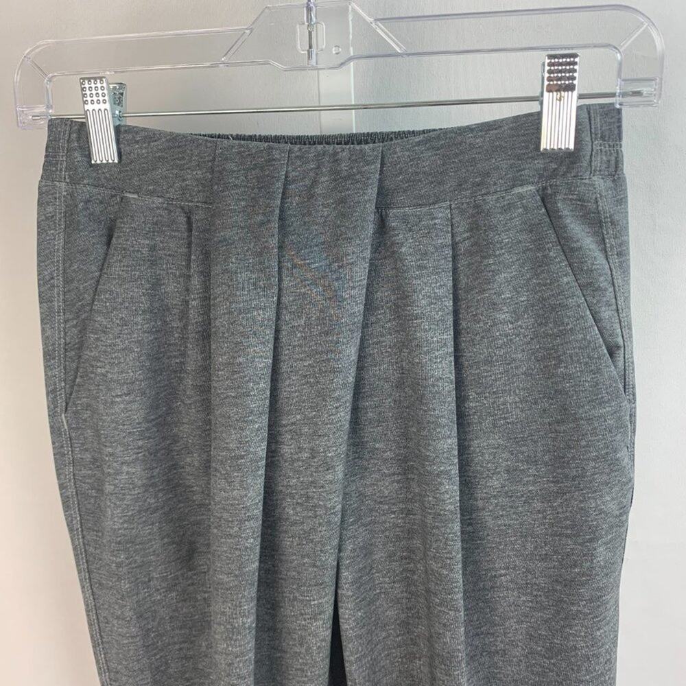 Lululemon &go Keepsake Pant Gray Relaxed Lightweight Pleated Tapered Leg 4 - Picture 3 of 8